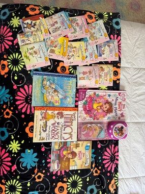 Fancy Nancy Book Lot - Pink and Multicolor Covers
